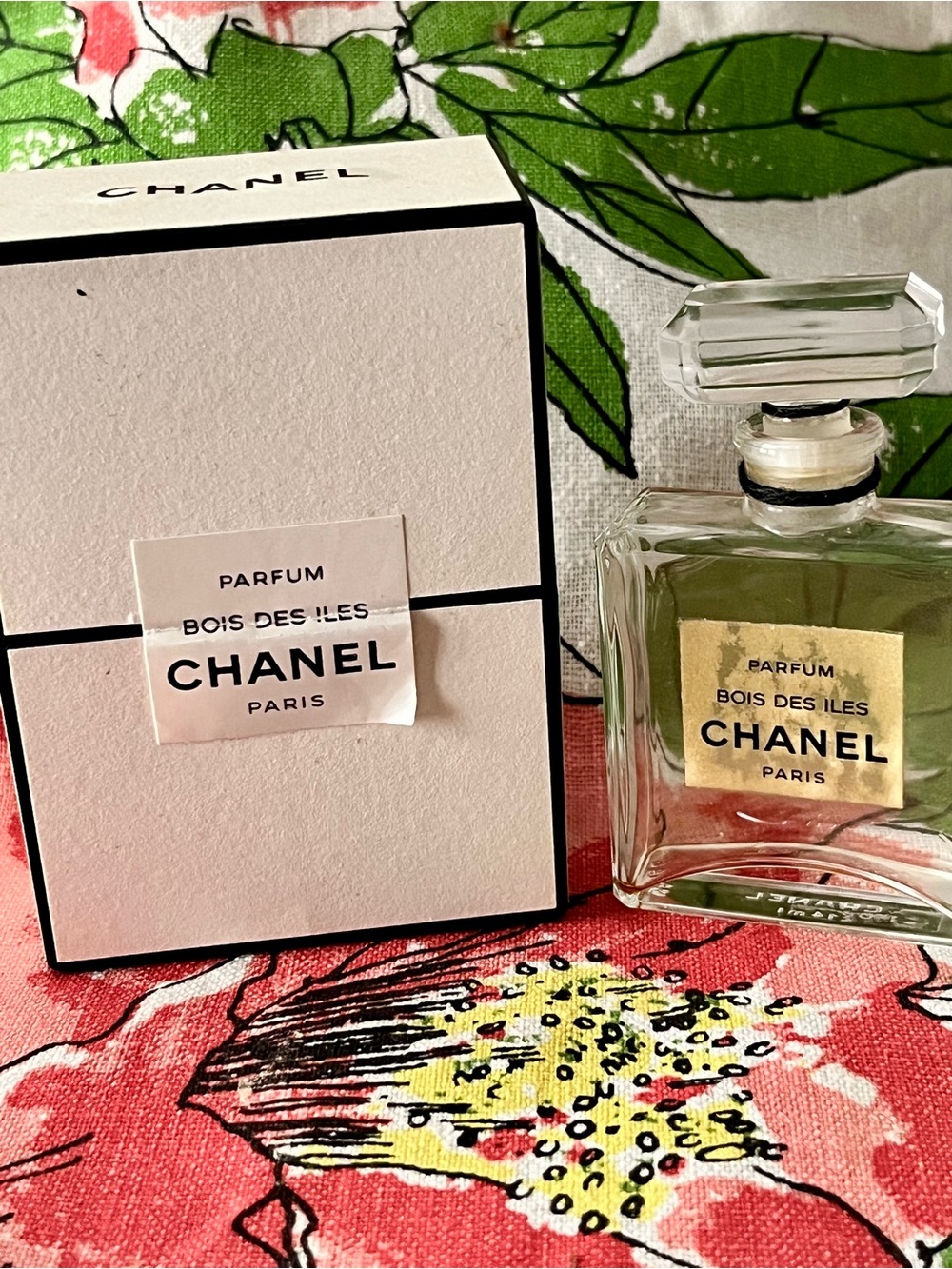 Chanel Bois des Iles Extrait de Parfum Empty bottle with Box